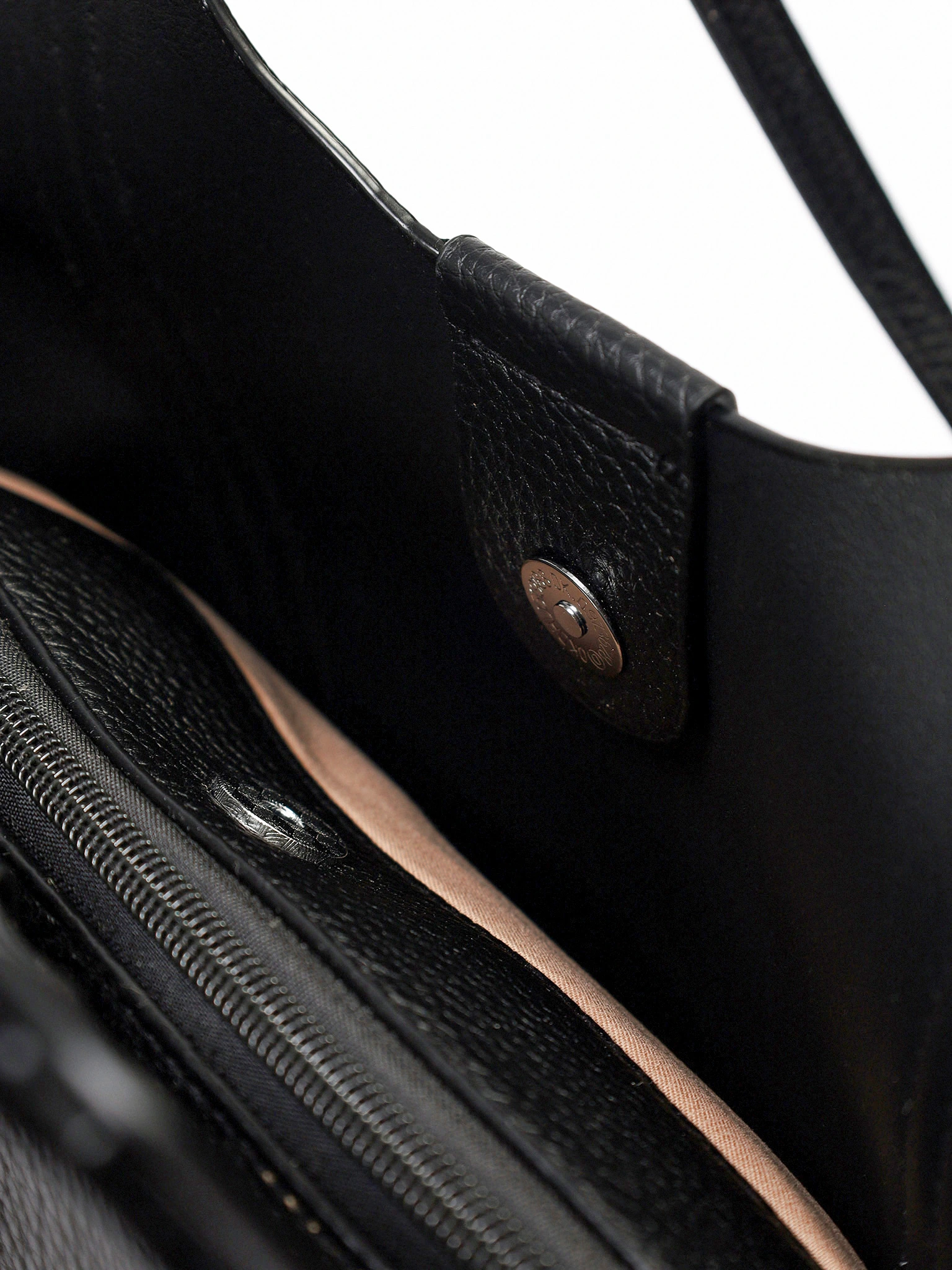 Сумка-тоут с плоскими ручками с брелком-медвежонок в ассортименте